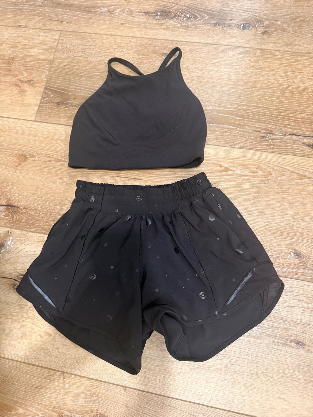 Lululemon hottie hot shorts and sports bra two-piece set size 2